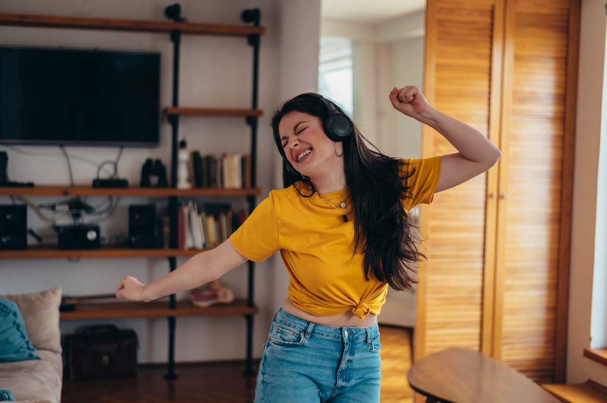 Fröhliches Zumba Workout: Tanzen und Abnehmen mit Musik